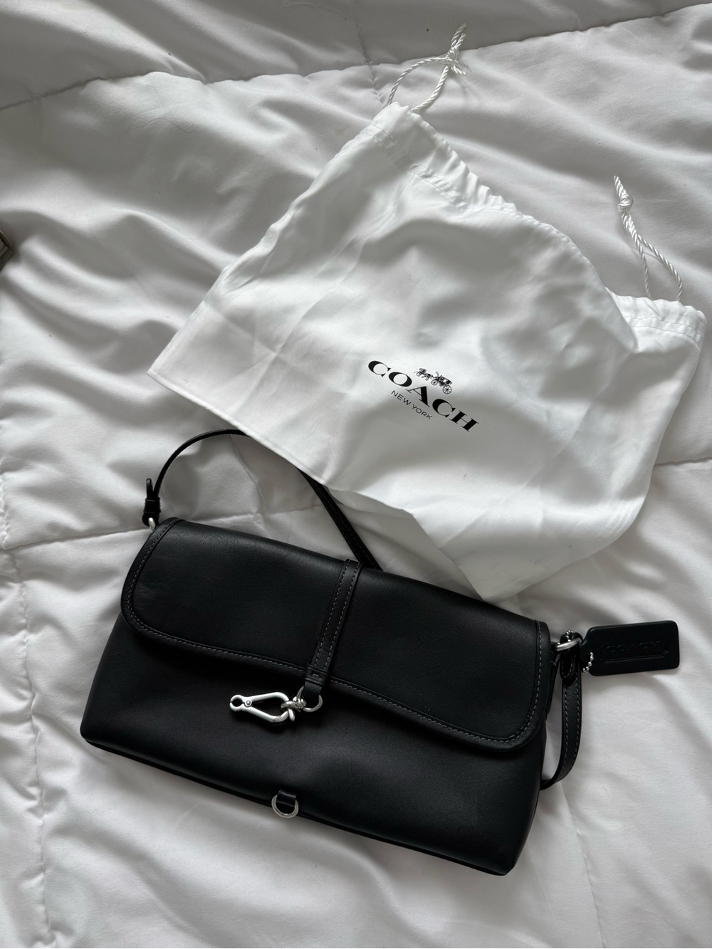 COACH Black Leather Shoulder Bag - Hampton bag